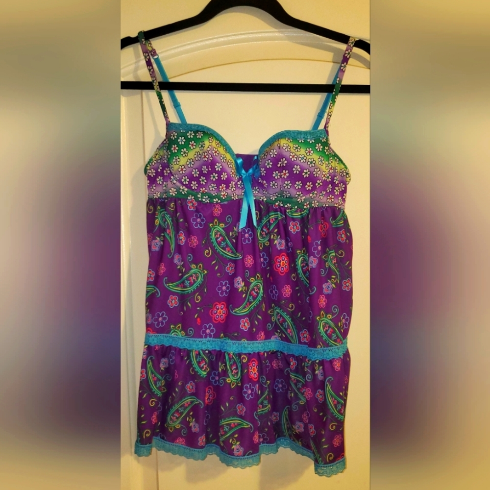 34B NWOT Victoria's Secret paisley top with built-in bra